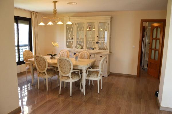 Dúplex en avenida Marina Baixa