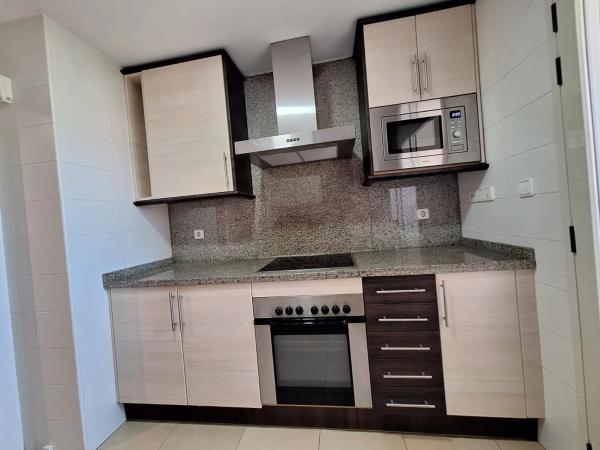 Piso en calle Presidente Adolfo Suárez