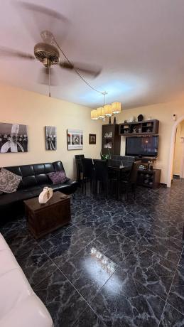 Piso en calle de Viena, 6