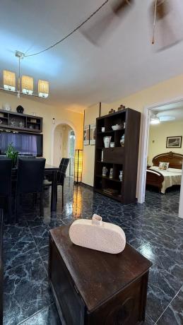 Piso en calle de Viena, 6