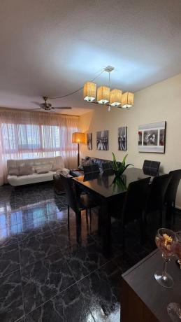 Piso en calle de Viena, 6