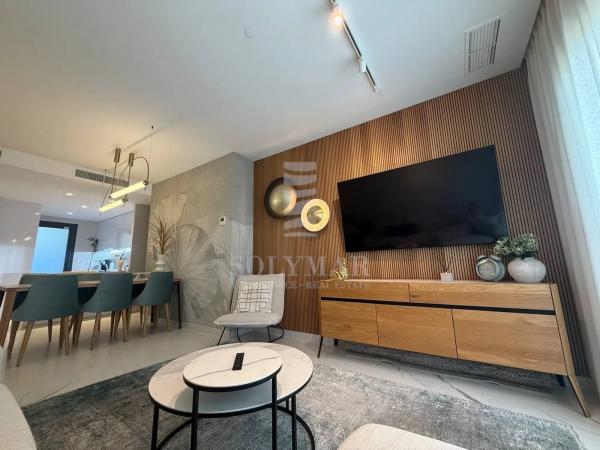 Piso en avenida República Argentina, 17