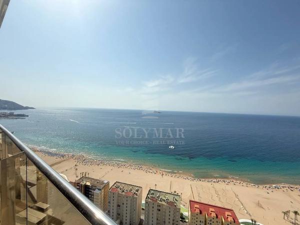 Piso en avenida República Argentina, 17