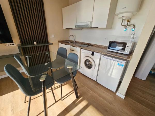 Estudio en avenida Juan Fuster Zaragoza, 3