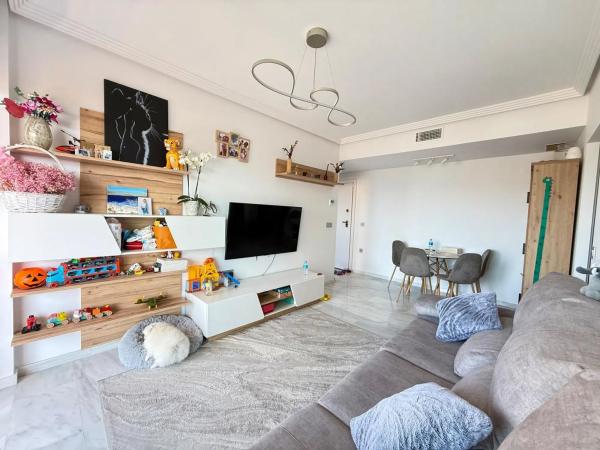 Piso en calle Presidente Adolfo Suárez, 12