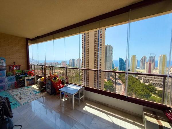 Piso en calle Presidente Adolfo Suárez, 12