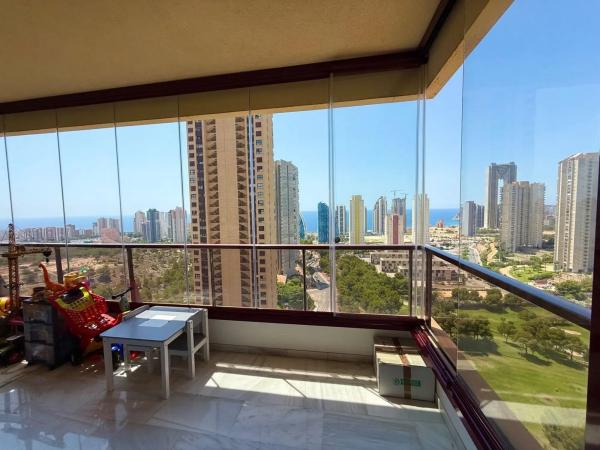 Piso en calle Presidente Adolfo Suárez, 12