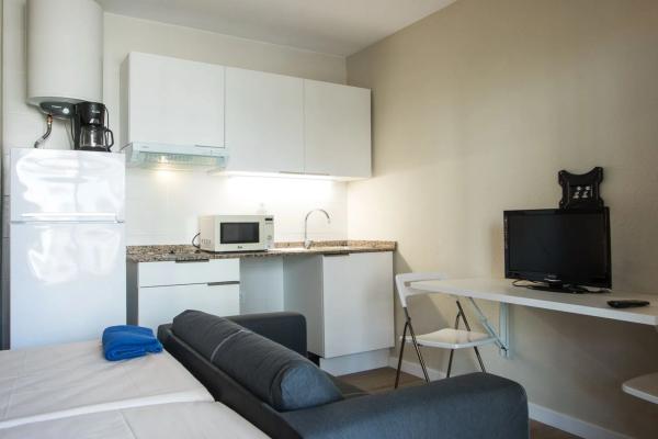 Estudio en avenida Juan Fuster Zaragoza, 3