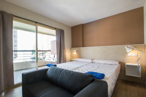 Estudio en avenida Juan Fuster Zaragoza, 3