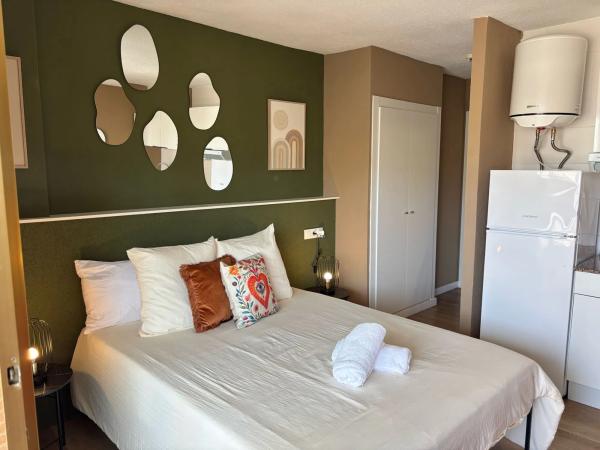 Estudio en avenida Juan Fuster Zaragoza, 3