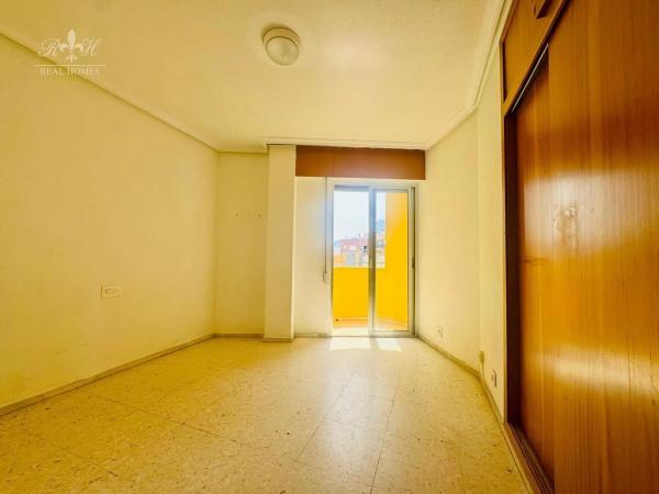 Piso en calle Ramón y Cajal