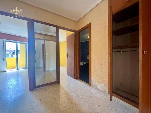 Piso en calle Ramón y Cajal