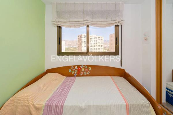 Ático en avenida de la Marina Baixa, 2