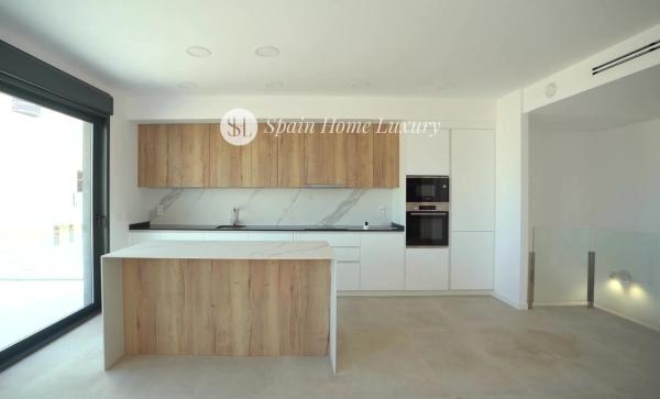 Dúplex en calle de Bolívia