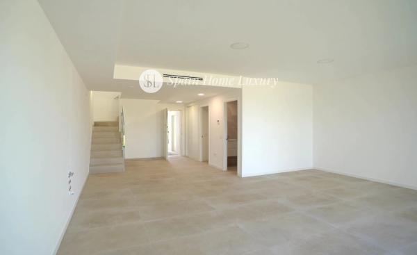 Dúplex en calle de Bolívia