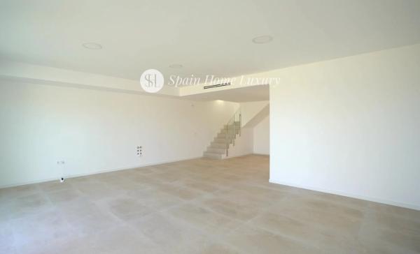 Dúplex en calle de Bolívia