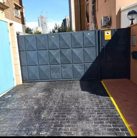 Ático en avenida de la Marina Baixa, 60 a