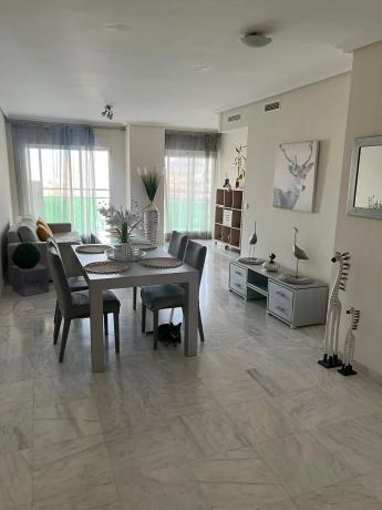 Piso en avenida Mestral, 5