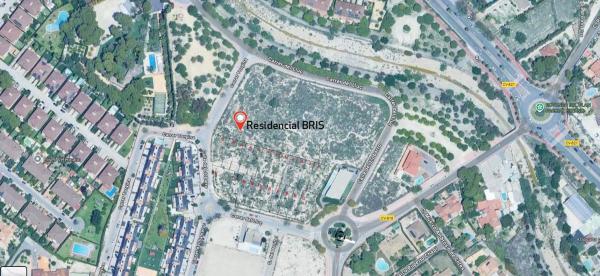 Residencial Bris · 22 Unifamiliares con piscina privada