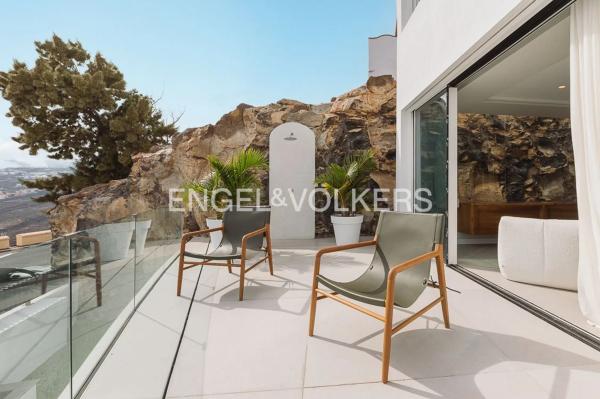 Villa con piscina infinity