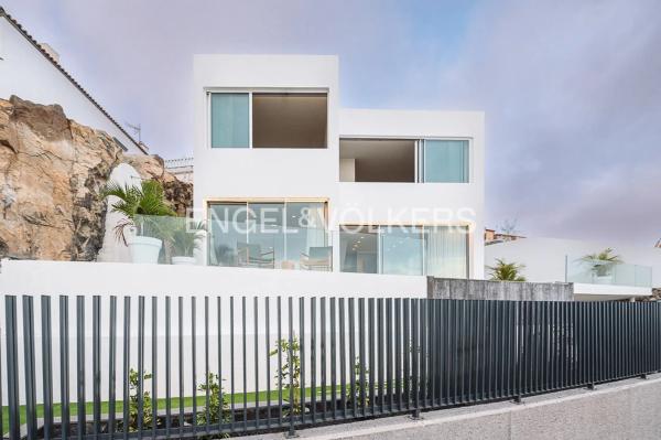 Villa con piscina infinity