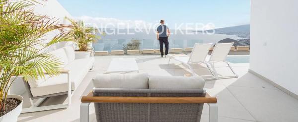 Villa con piscina infinity