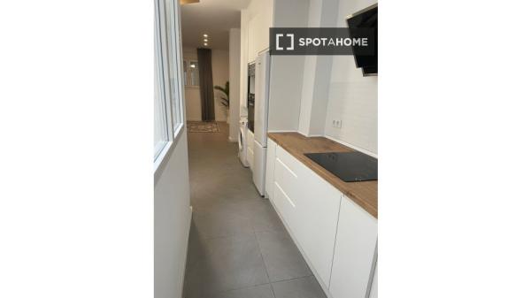 Apartamento de 2 dormitorios en alquiler en Benimaclet, Valencia