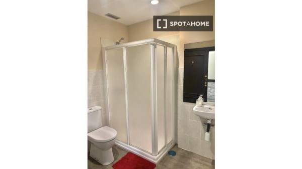 Apartamento de 2 dormitorios en alquiler en Almenara, Madrid