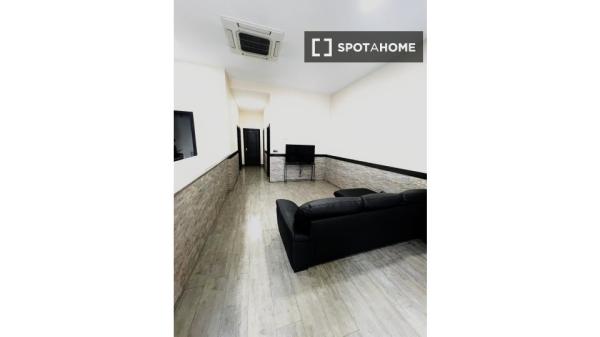 Apartamento de 2 dormitorios en alquiler en Almenara, Madrid