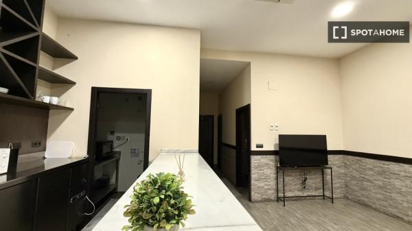 Apartamento de 2 dormitorios en alquiler en Almenara, Madrid