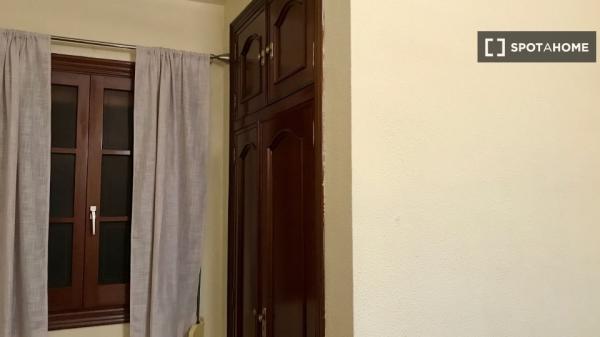 Habitación en piso compartido en alquiler en Sant Francesc, Valencia