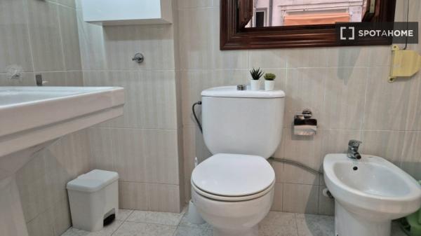 Habitación en piso compartido en alquiler en Sant Francesc, Valencia