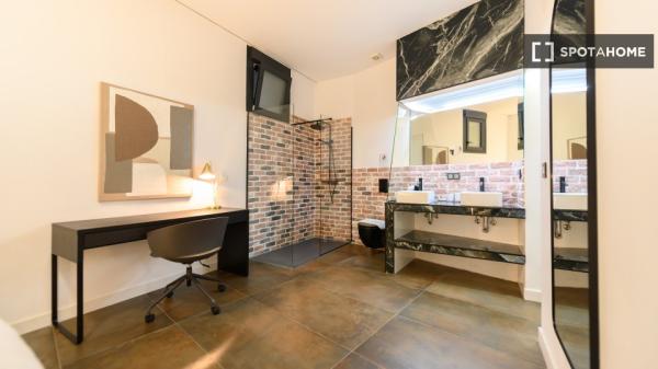 Apartamento de 2 dormitorios en alquiler en Universidad, Madrid