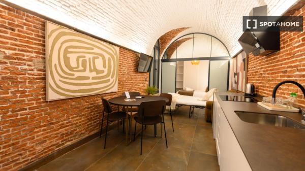 Apartamento de 2 dormitorios en alquiler en Universidad, Madrid