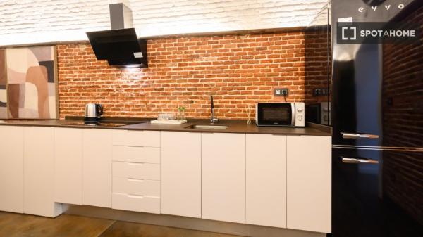 Apartamento de 2 dormitorios en alquiler en Universidad, Madrid