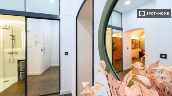 Apartamento de 2 dormitorios en alquiler en Universidad, Madrid