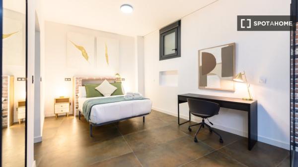 Apartamento de 2 dormitorios en alquiler en Universidad, Madrid