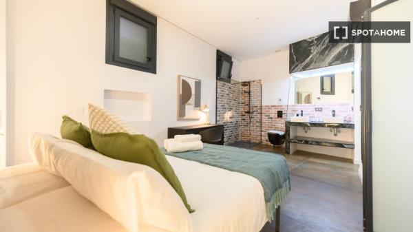 Apartamento de 2 dormitorios en alquiler en Universidad, Madrid