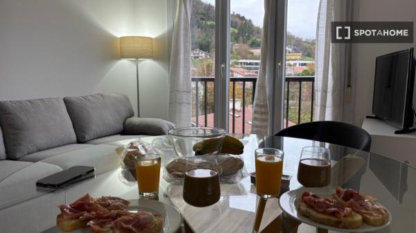 Chambre à louer dans un appartement partagé de 3 chambres à Centro, Hernani.