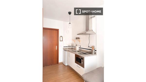 Apartamento de 2 dormitorios en alquiler en Triana, Sevilla