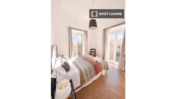 Apartamento de 2 dormitorios en alquiler en Triana, Sevilla