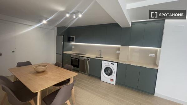 Piso de 4 habitaciones en alquiler en Burjassot