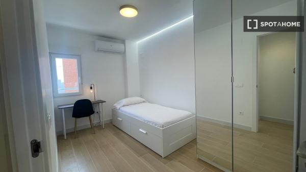 Piso de 4 habitaciones en alquiler en Burjassot