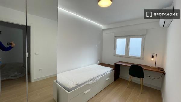 Piso de 4 habitaciones en alquiler en Burjassot