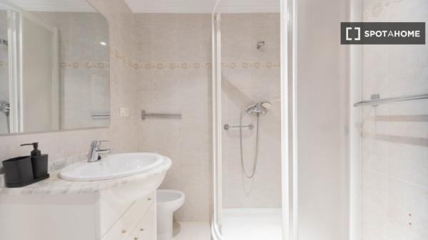 Room in shared flat for rent in Vara de Quart, Valencia.