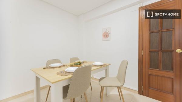Room in shared flat for rent in Vara de Quart, Valencia.