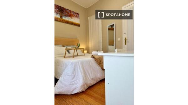 Chambre à louer dans un appartement partagé de 5 chambres à Vigo