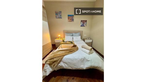 Chambre à louer dans un appartement partagé de 5 chambres à Vigo