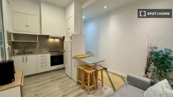 Chambre à louer dans un appartement partagé de 5 chambres à Vigo