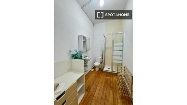 Chambre à louer dans un appartement partagé de 5 chambres à Vigo